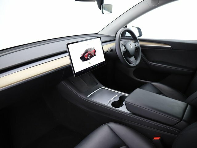 Tesla Model Y Dual Motor Long Range White