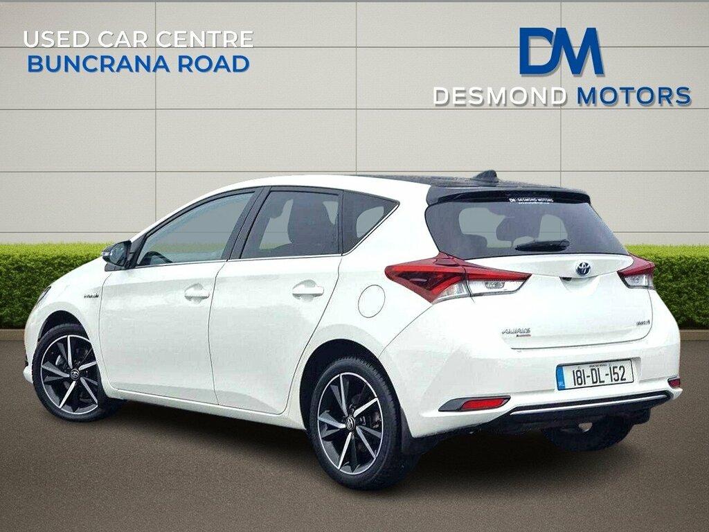 Toyota Auris Luna White #4
