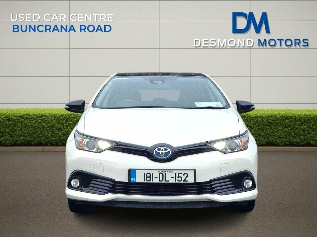 Toyota Auris Luna White