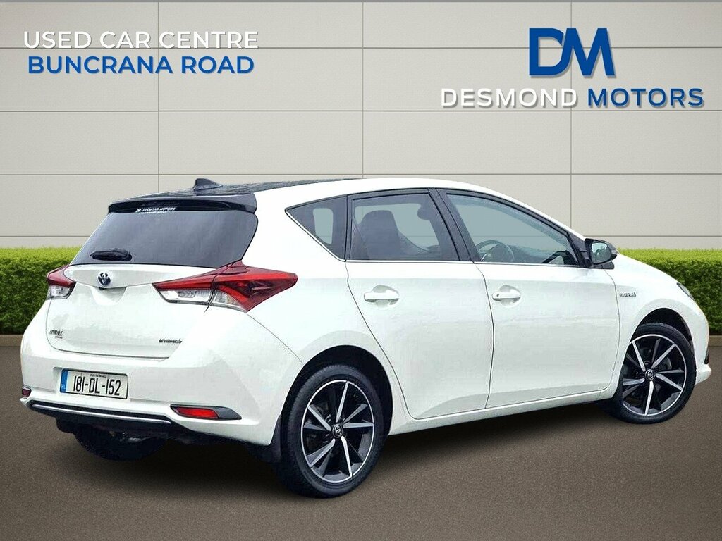 Toyota Auris Luna White #6