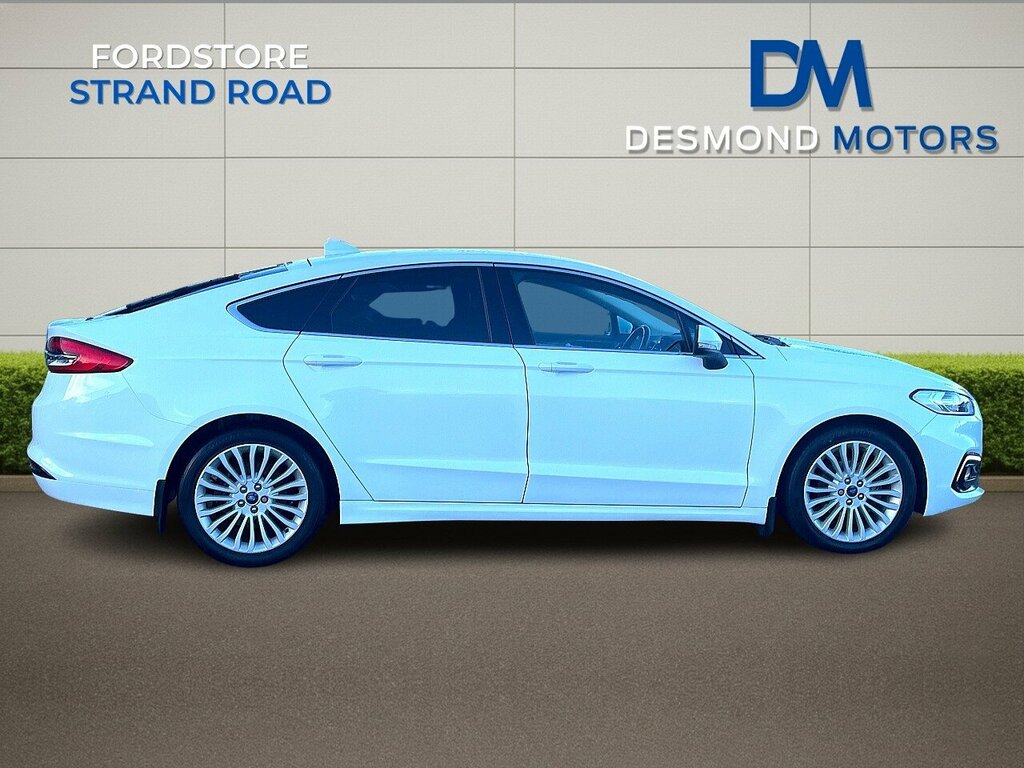 Ford Mondeo Titanium Edition Eblue UGZ7402 White #4