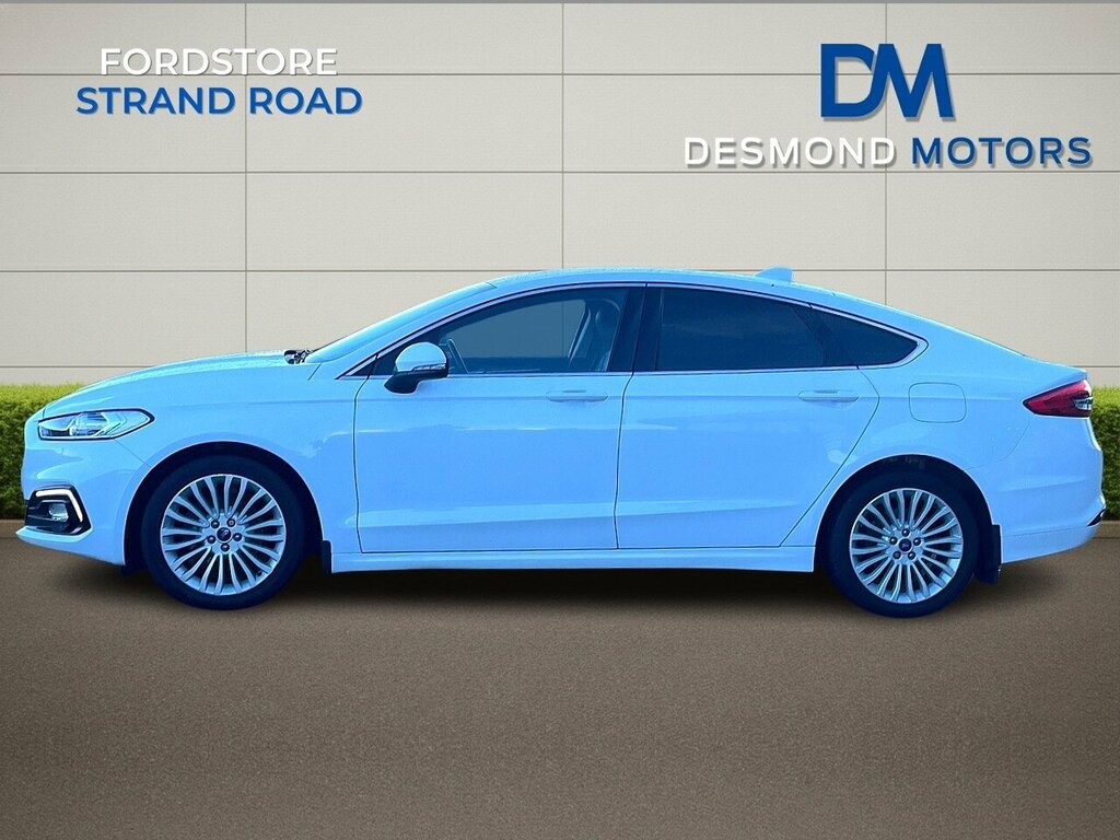 Ford Mondeo Titanium Edition Eblue UGZ7402 White #2