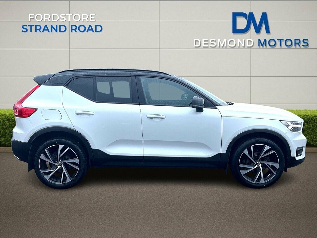 Volvo XC40 R-design Pro D3 CT68KZX White #2
