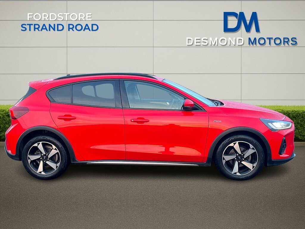 Ford Focus Active Red #2