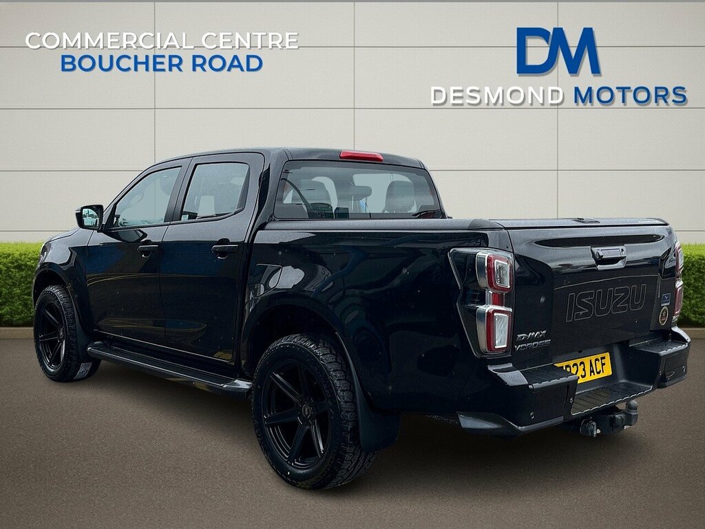 Isuzu D-Max V-cross Auto Black