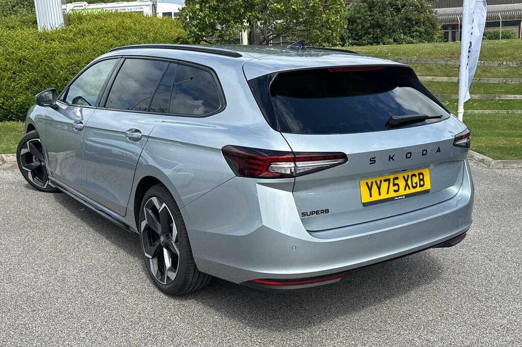Skoda Superb 2.0 Tdi Sportline Dsg Silver #3