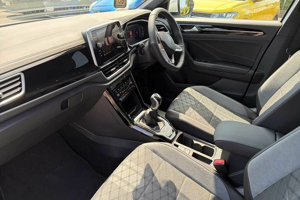 Volkswagen T-Roc 1.5 Tsi R-line YY26NFZ White #2