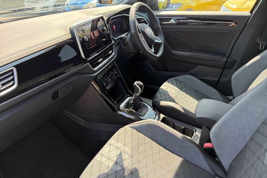 Volkswagen T-Roc 1.5 Tsi R-line YY26UJL Black #2