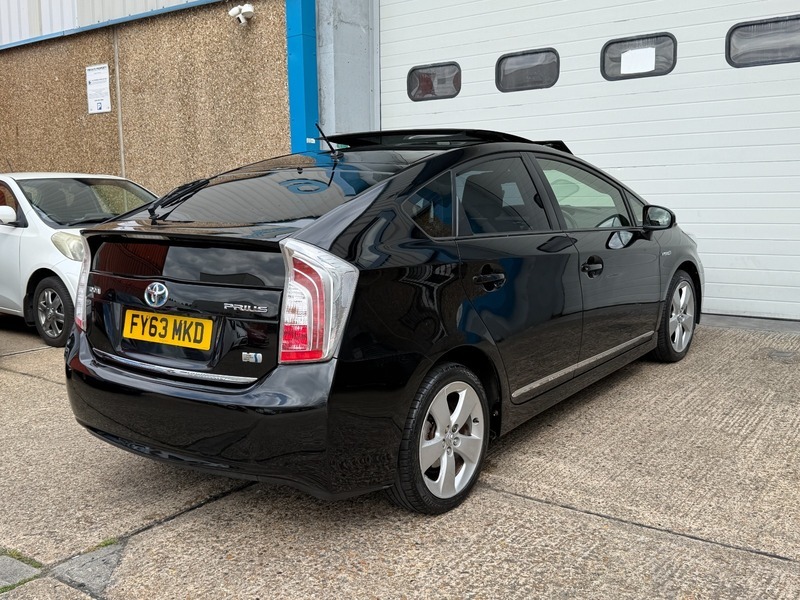 Toyota Prius 1.8 Vvt-h T Spirit Black #4