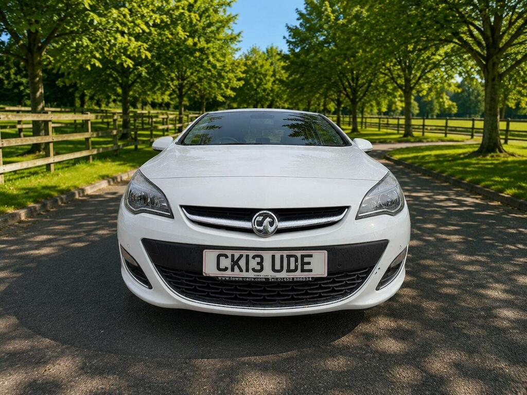 Vauxhall Astra Hatchback 2.0 Cdti Ecoflex Elite Euro 5 Ss White #2