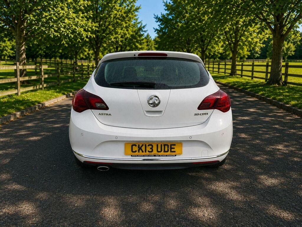 Vauxhall Astra Hatchback 2.0 Cdti Ecoflex Elite Euro 5 Ss White #5
