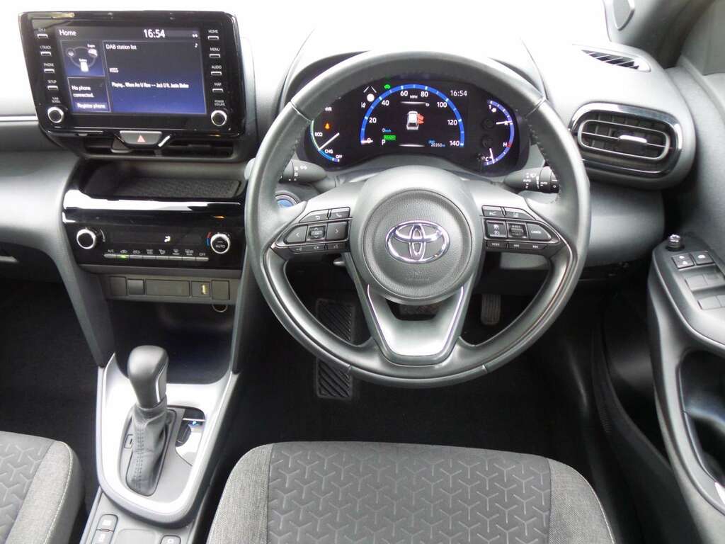 Toyota Yaris Design WH72CTU Red #6