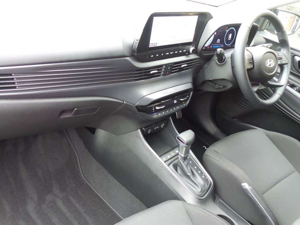 Hyundai Bayon Tech Line WG75VBU Red #5