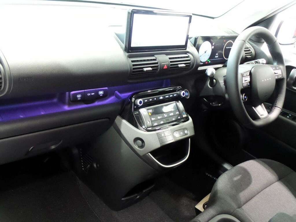 Hyundai Inster 02 White #5
