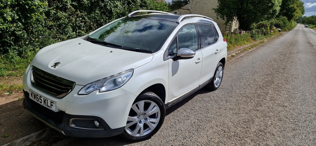 Peugeot 2008 1.6 Bluehdi 120 Feline Calima White