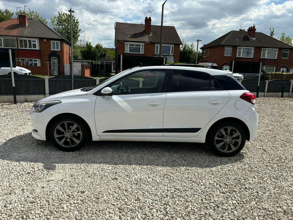 Hyundai I20 Hatchback 1.4 Premium Se Nav Euro 6 201515 White #4