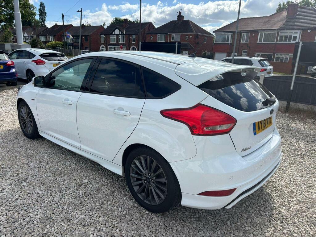 Ford Focus Hatchback 1.0T Ecoboost St-line Euro 6 Ss AY18MYX White #4