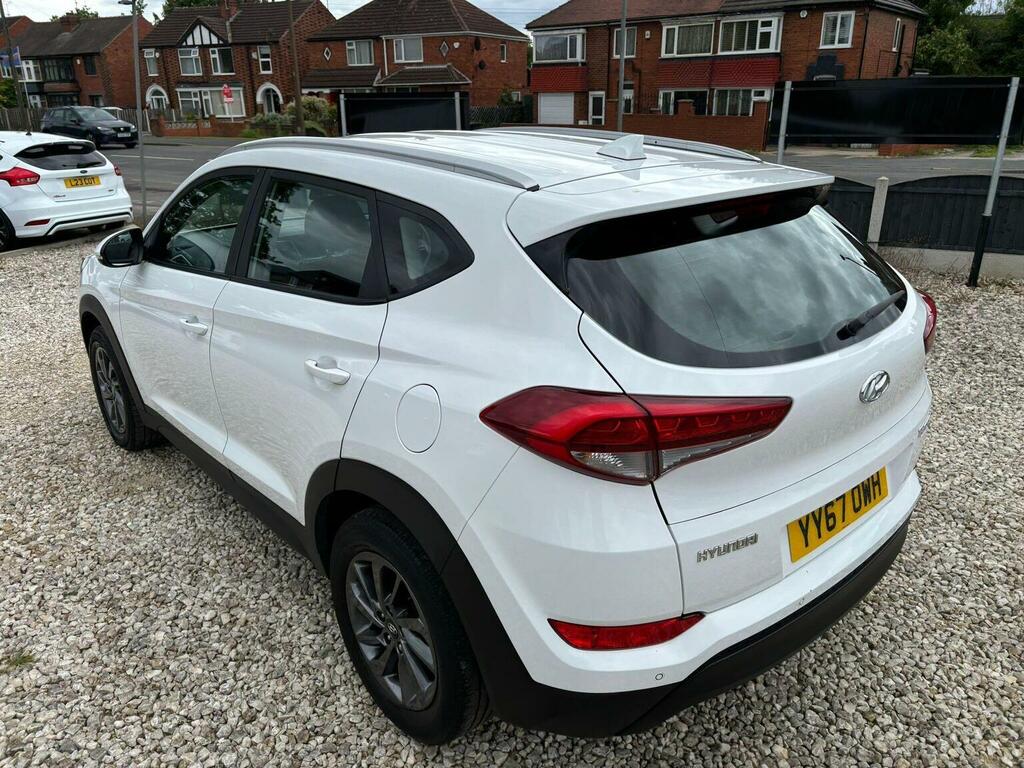 Hyundai Tucson Suv 1.7 Crdi Blue Drive Se Nav Euro 6 Ss 2 YY67OWH White #3