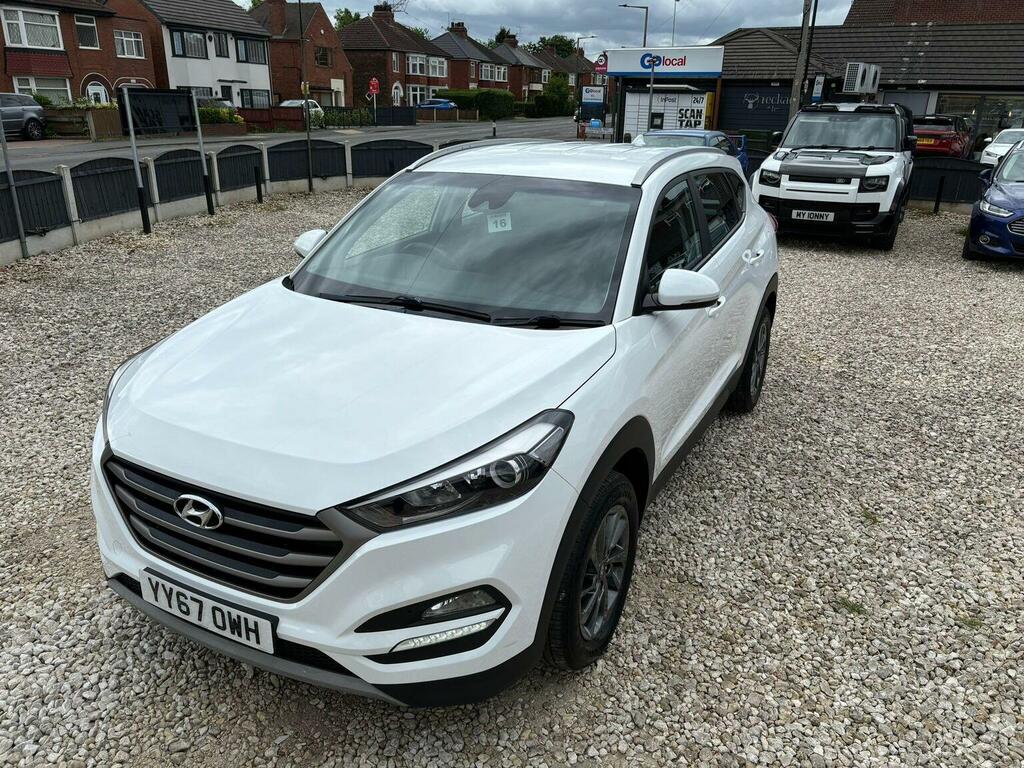 Hyundai Tucson Suv 1.7 Crdi Blue Drive Se Nav Euro 6 Ss 2 YY67OWH White #2