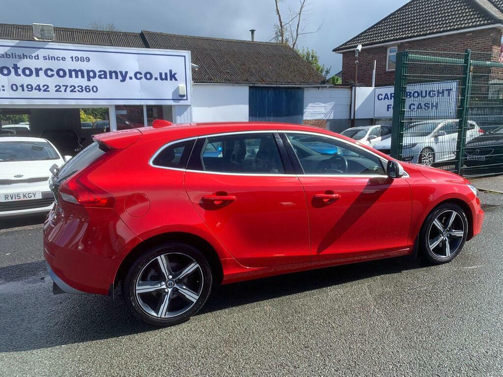Volvo V40 1.5 T2 R-design Euro 6 S S Red #4