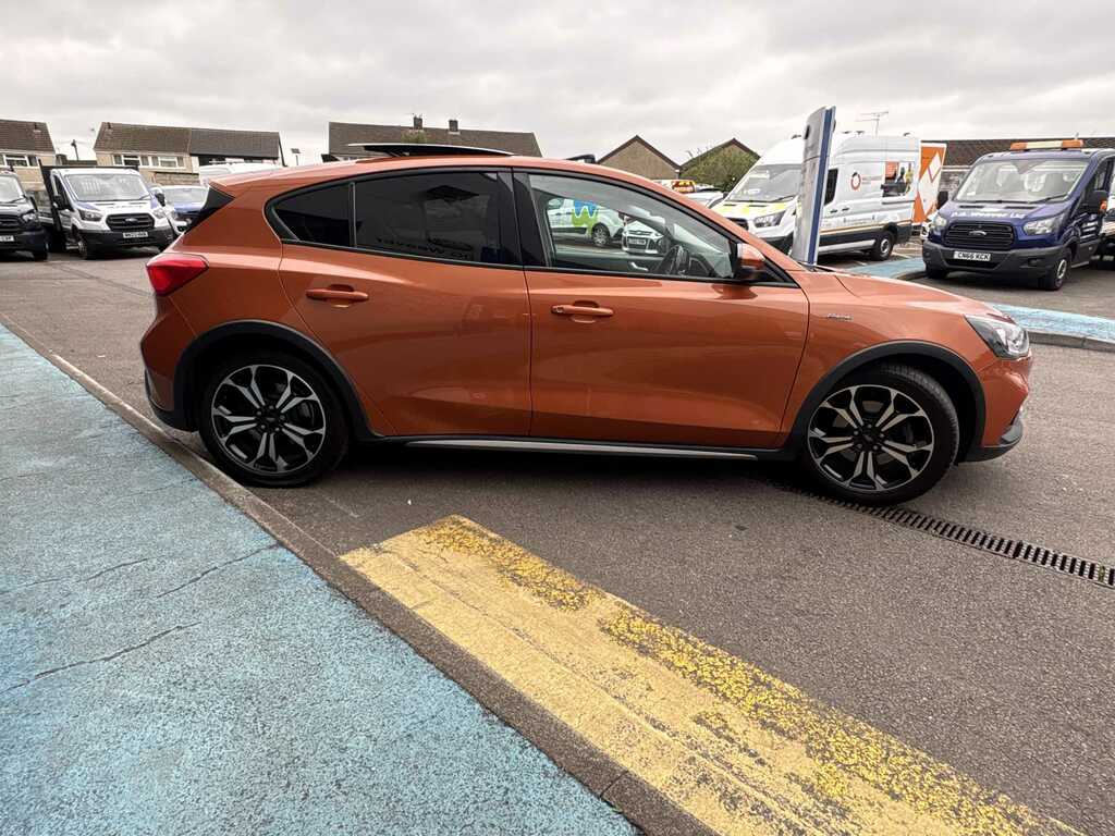 Ford Focus Active X FA19BHP Orange #6