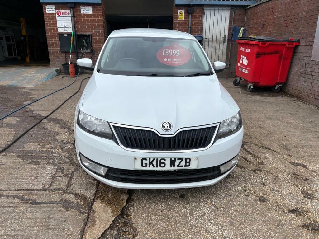 Skoda Rapid Spaceback 1.4 Tdi Se Tech Euro 6 S S White #2