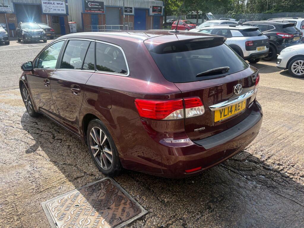 Toyota Avensis 2.0 D-4d Icon Business Edition Tourer Euro 5 Red #4
