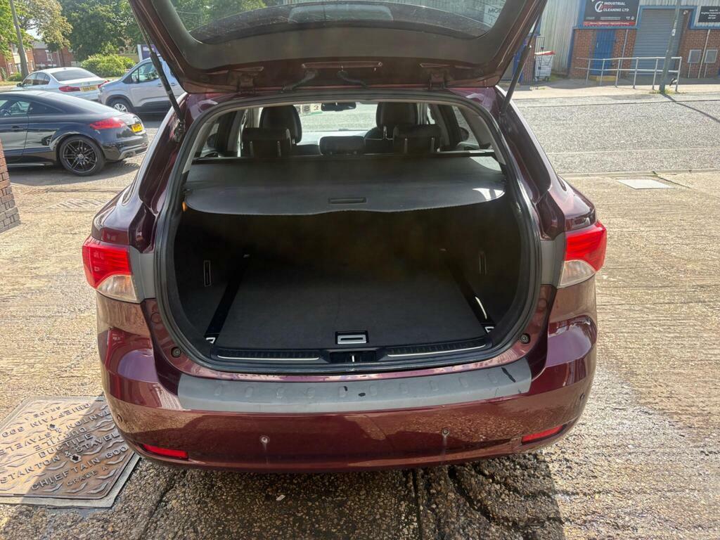 Toyota Avensis 2.0 D-4d Icon Business Edition Tourer Euro 5 Red #6