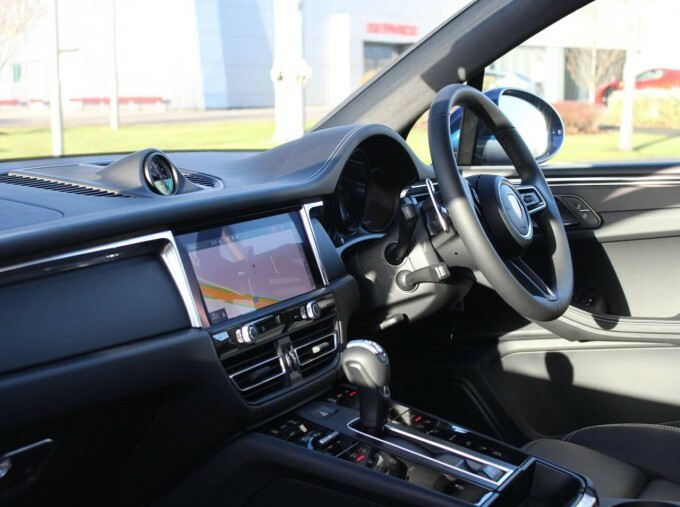 Porsche Macan Pdk Euro 6 WX75UZF Blue #3