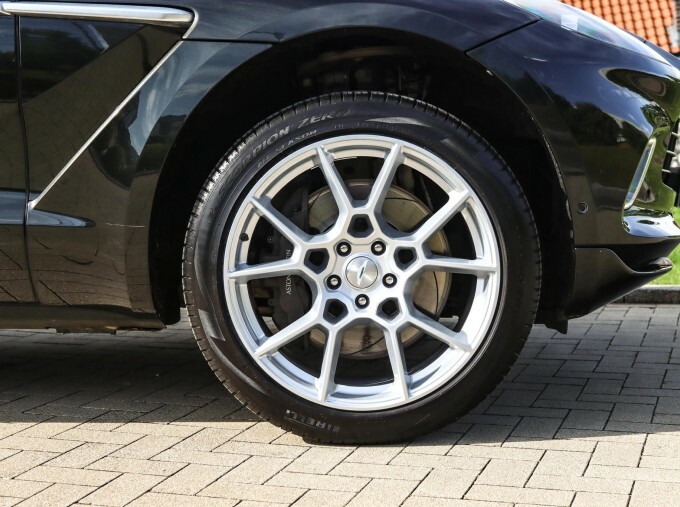 Aston Martin DBX V8 Euro 6 WX70YRS Green #4
