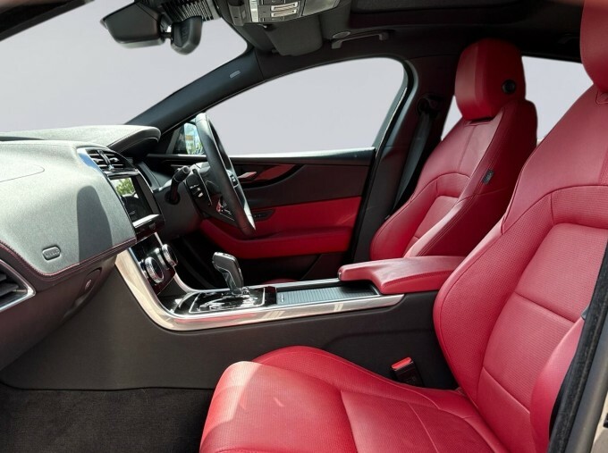 Jaguar XE D200 Mhev R-dynamic Se Black Euro 6 Black #3