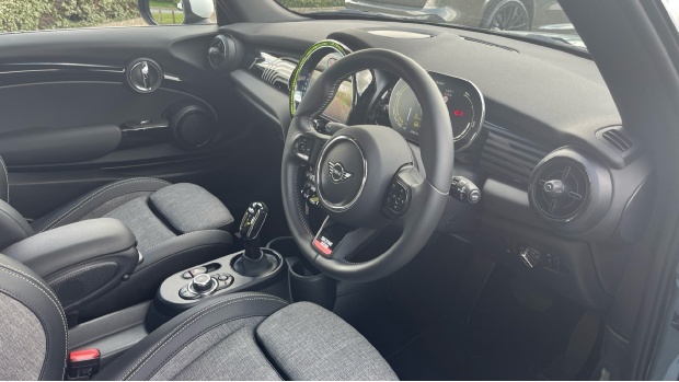 Mini Electric Cooper Se 32.6Kwh Multitone Edition AJ72RZN Green #6