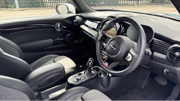 Mini Electric Cooper Se 32.6Kwh Multitone Edition SN23KLR Green #6