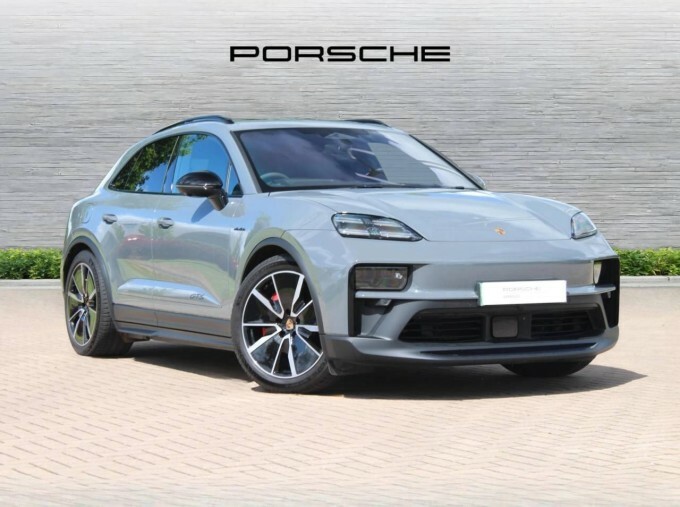 Porsche Macan 100Kwh Gts Grey