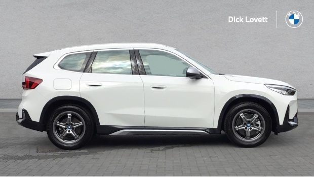 BMW iX1 30 66.5Kwh Xline Xdrive 11Kw Charger BX24WHG White #3