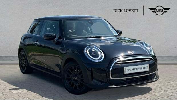 Mini Hatch Cooper Classic Steptronic Euro 6 Black