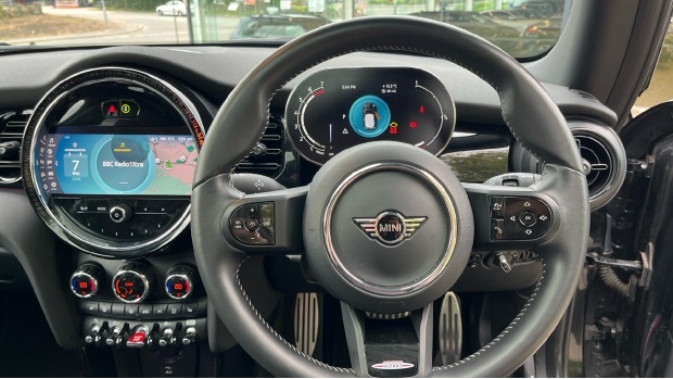Mini Hatch Cooper Sport Steptronic Euro 6 LG24WKA Black #5