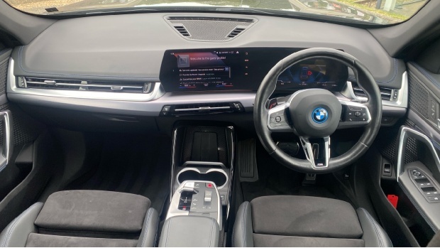 BMW iX1 30 66.5Kwh M Sport Xdrive 11Kw Charger EA73WXC Blue #4