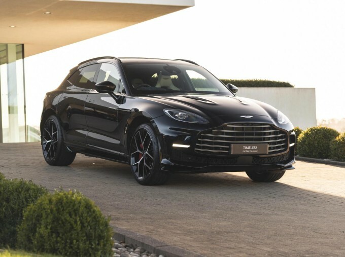 Aston Martin DBX V8 Euro 6 Black
