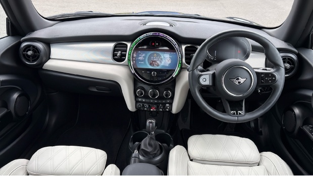 Mini Hatch Cooper Exclusive Euro 6 Black #4