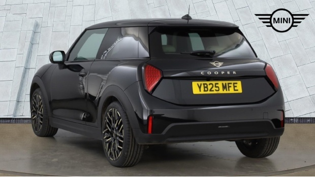 Mini Hatch 1.5C Exclusive Steptronic Euro 6 YB25MFE Black #2