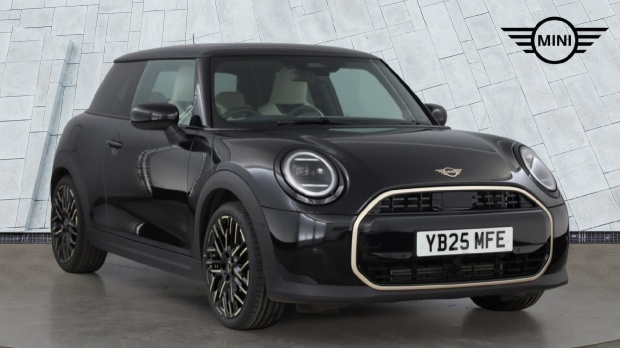 Mini Hatch 1.5C Exclusive Steptronic Euro 6 Black