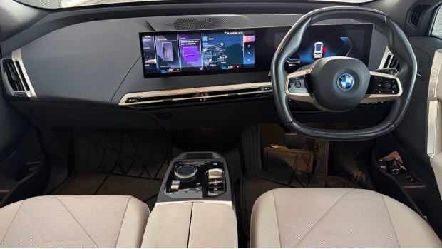 BMW iX 40 76.6Kwh M Sport Xdrive SB22CFO White #4