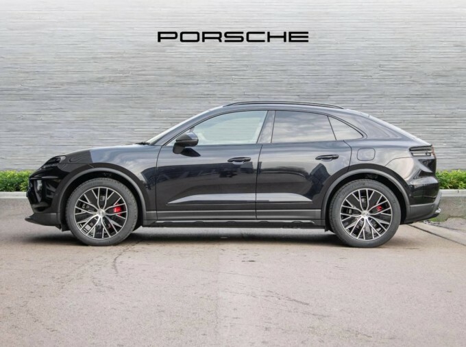 Porsche Macan 100Kwh 4S VK75WFE Black #2