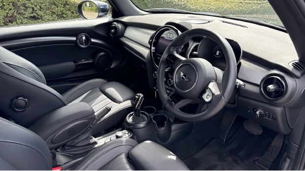 Mini Hatch Cooper Exclusive Steptronic Euro 6 BM23NVB Black #6