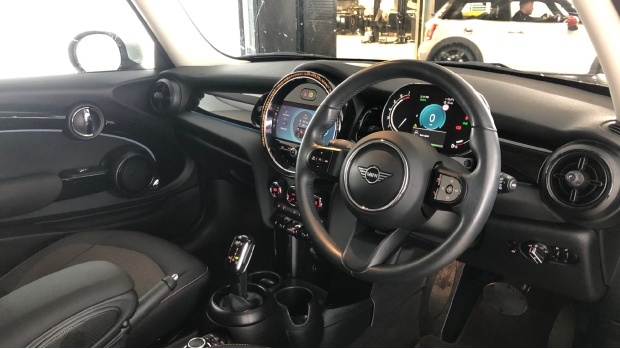 Mini Hatch Cooper Classic Steptronic Euro 6 SC23KHU Silver #6
