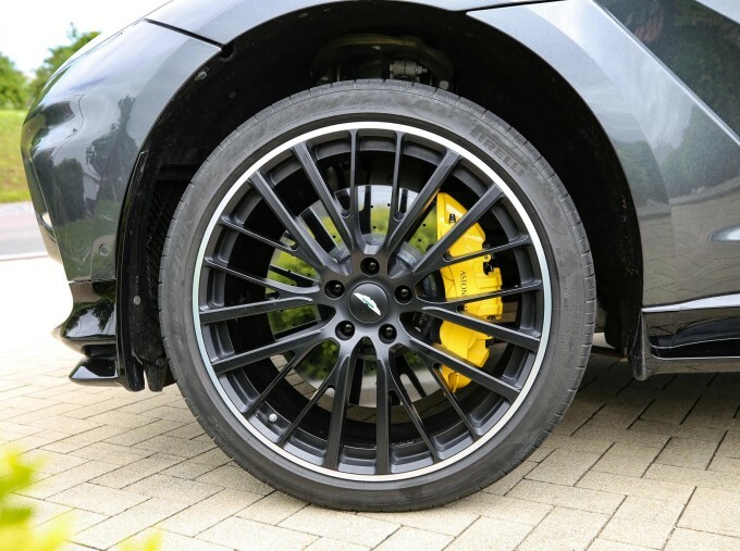 Aston Martin DBX V8 Euro 6 KT22HCJ Grey #4