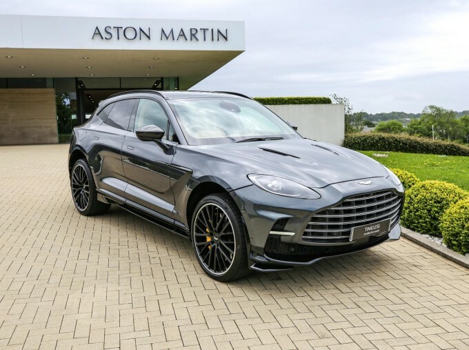 Aston Martin DBX V8 Euro 6 Grey