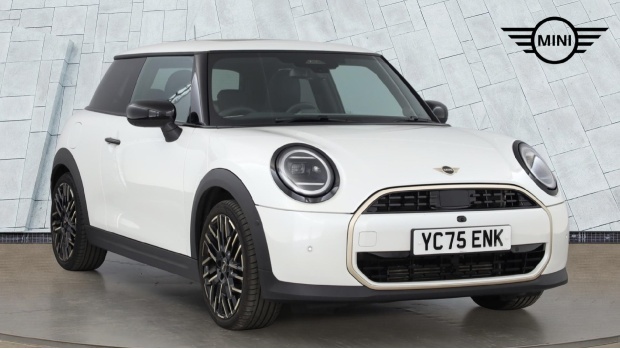 Mini Hatch 1.5C Exclusive Steptronic Euro 6 White