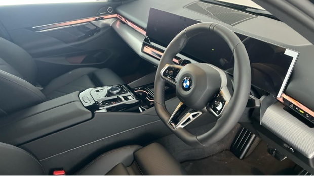 BMW 5 Series 520I Mht M Sport Steptronic Euro 6 WO75CHV Blue #6